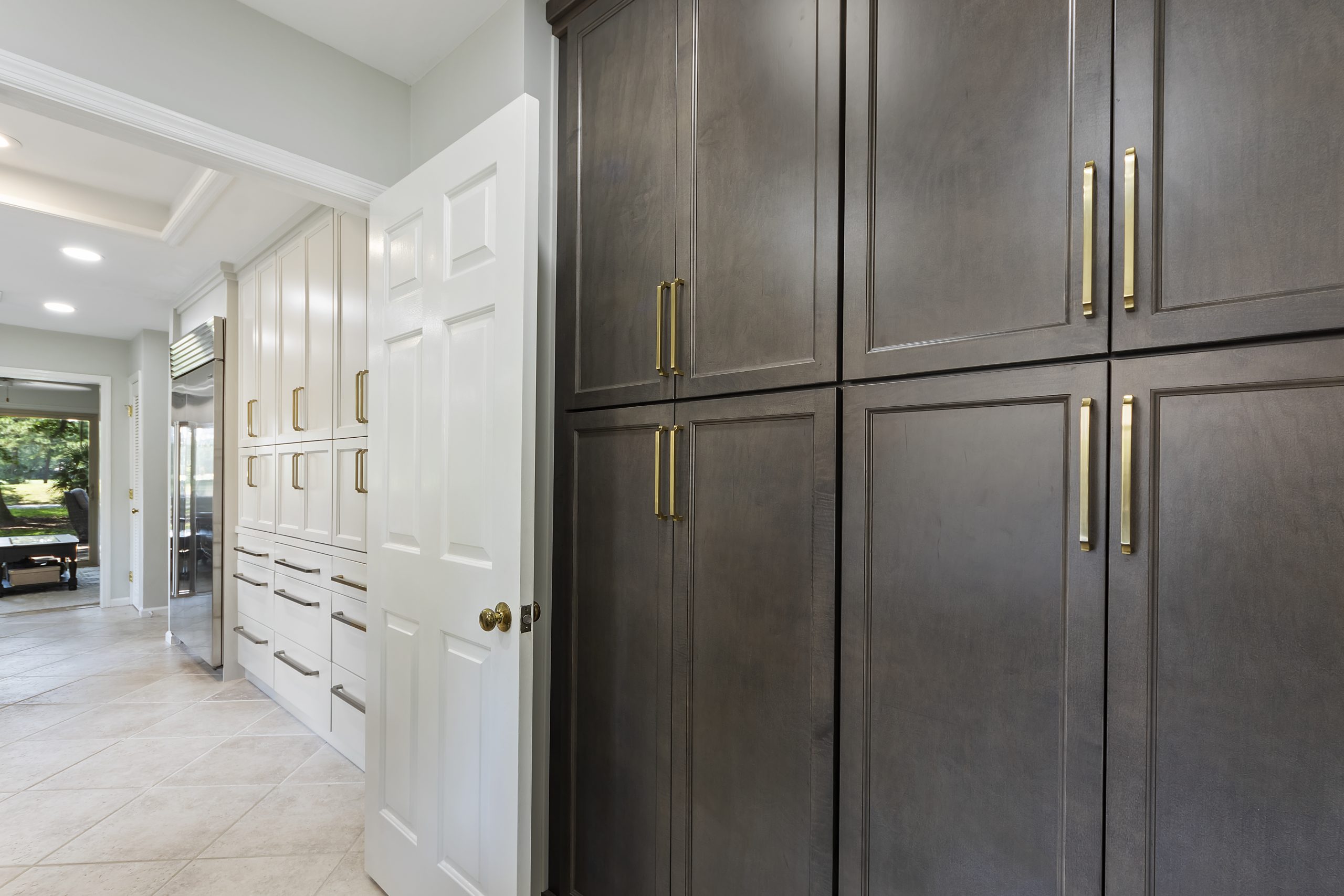 Is it worth it to reface kitchen cabinets?