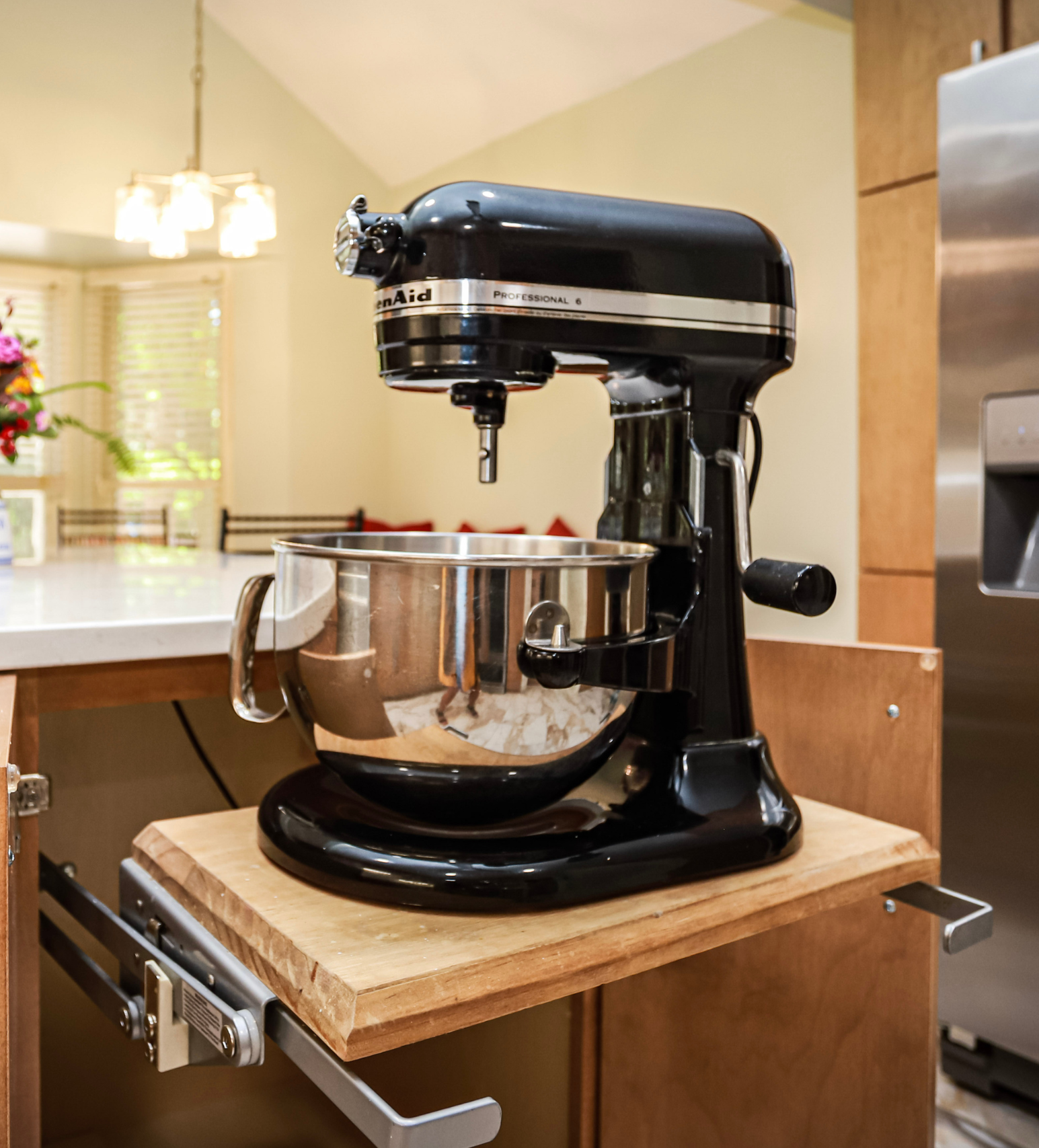Mixing Cabinet with Pull Out Arm Organizer For Kitchens