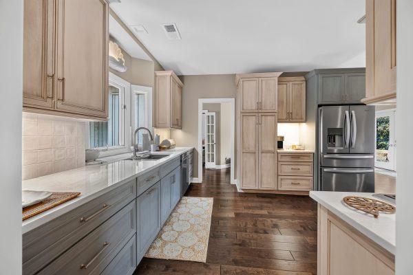 Custom Kitchen Cabinets