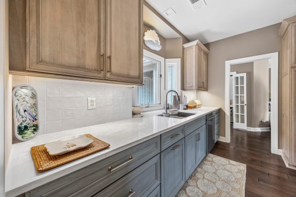 Custom Kitchen Cabinets