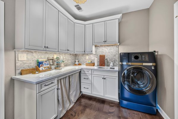 Laundry room Transformation